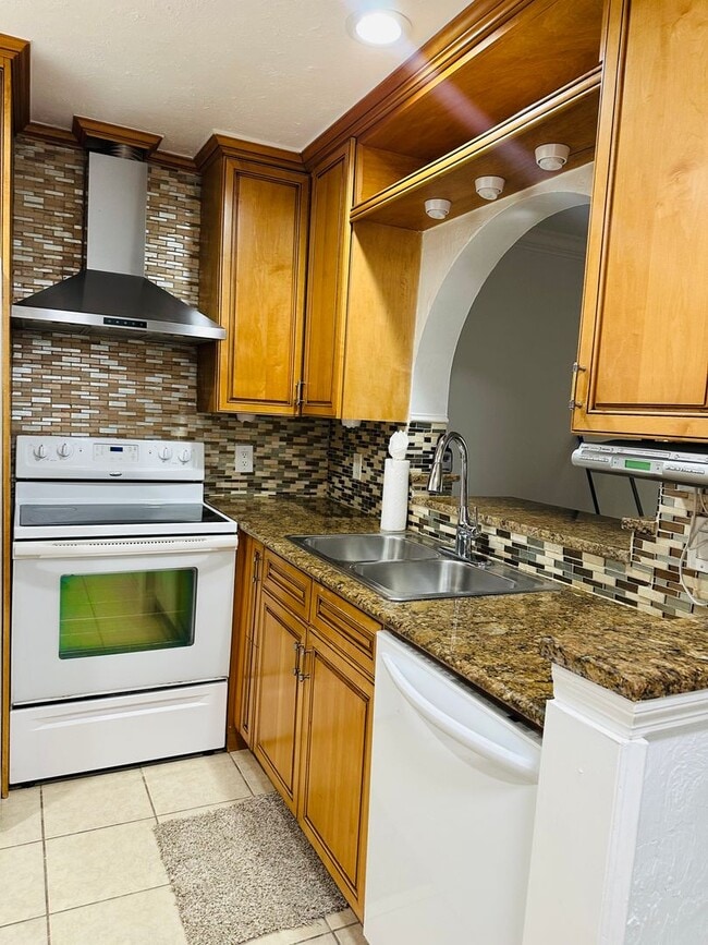 Photo - 4514 SW 8th Pl