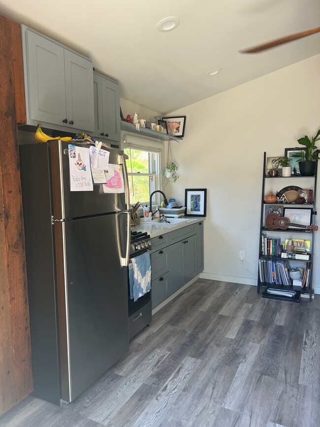 Photo - 1417 E 8th St