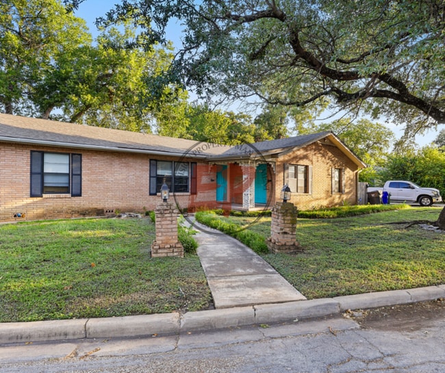 Building Photo - 3817 Parkwood St Rental