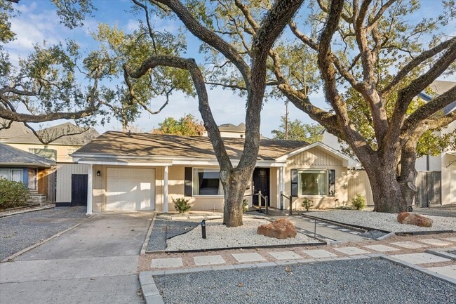 Photo - 2619 Eastgrove Ln