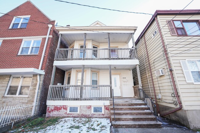 Photo - 104 Cambridge Ave Unit 2