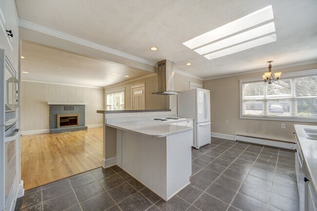 Photo - Charming Home in Sought-After Lower Kennydale