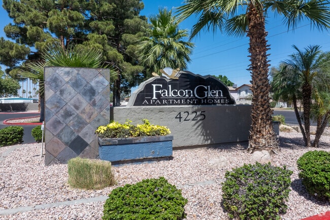 Building Photo - Falcon Glen