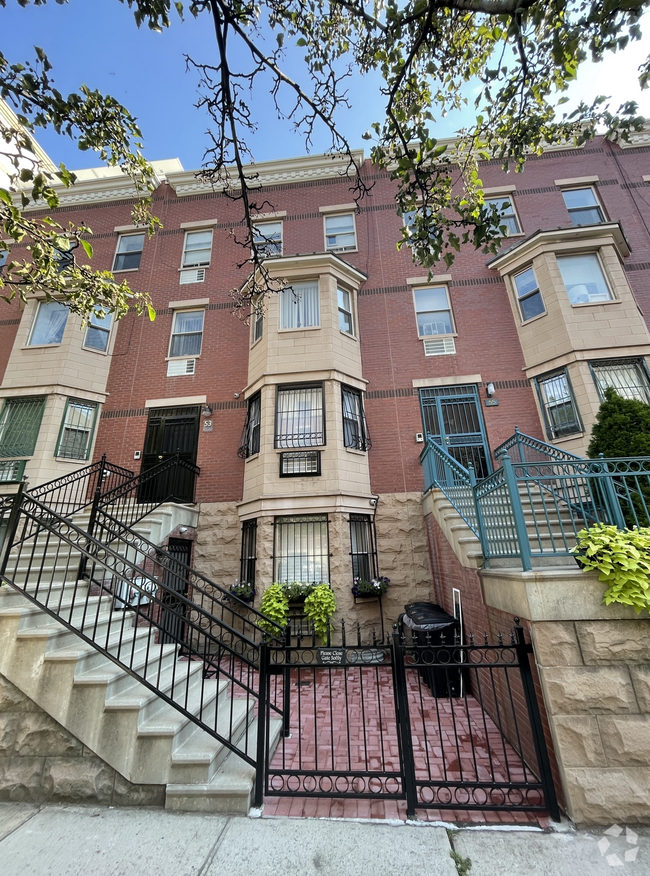 Building Photo - 65 E 117th St Rental