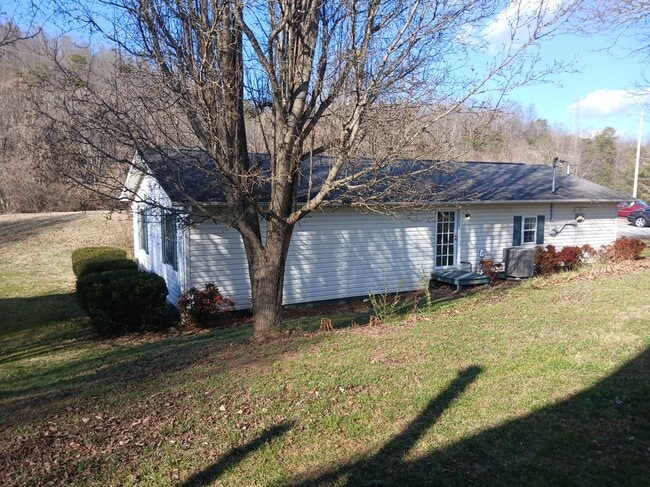 Photo - 831 Clairmont Rd