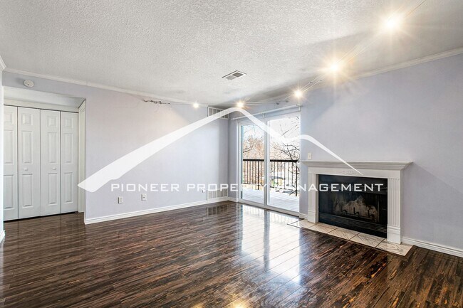 Photo - Cozy Condo with Balcony and Washer/Dryer