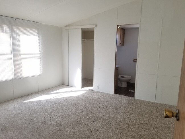 Photo - 13984 Zan Ln