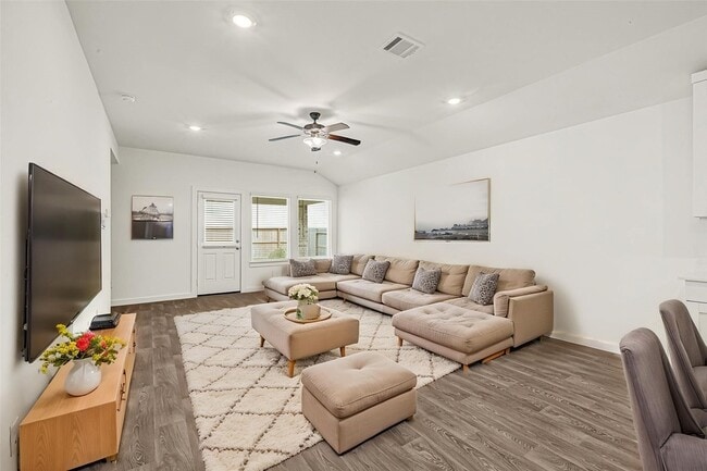 1015 Blue Stone Dr