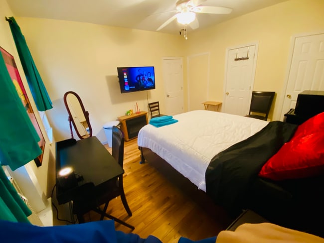 Photo - 20 Vineyard Ave