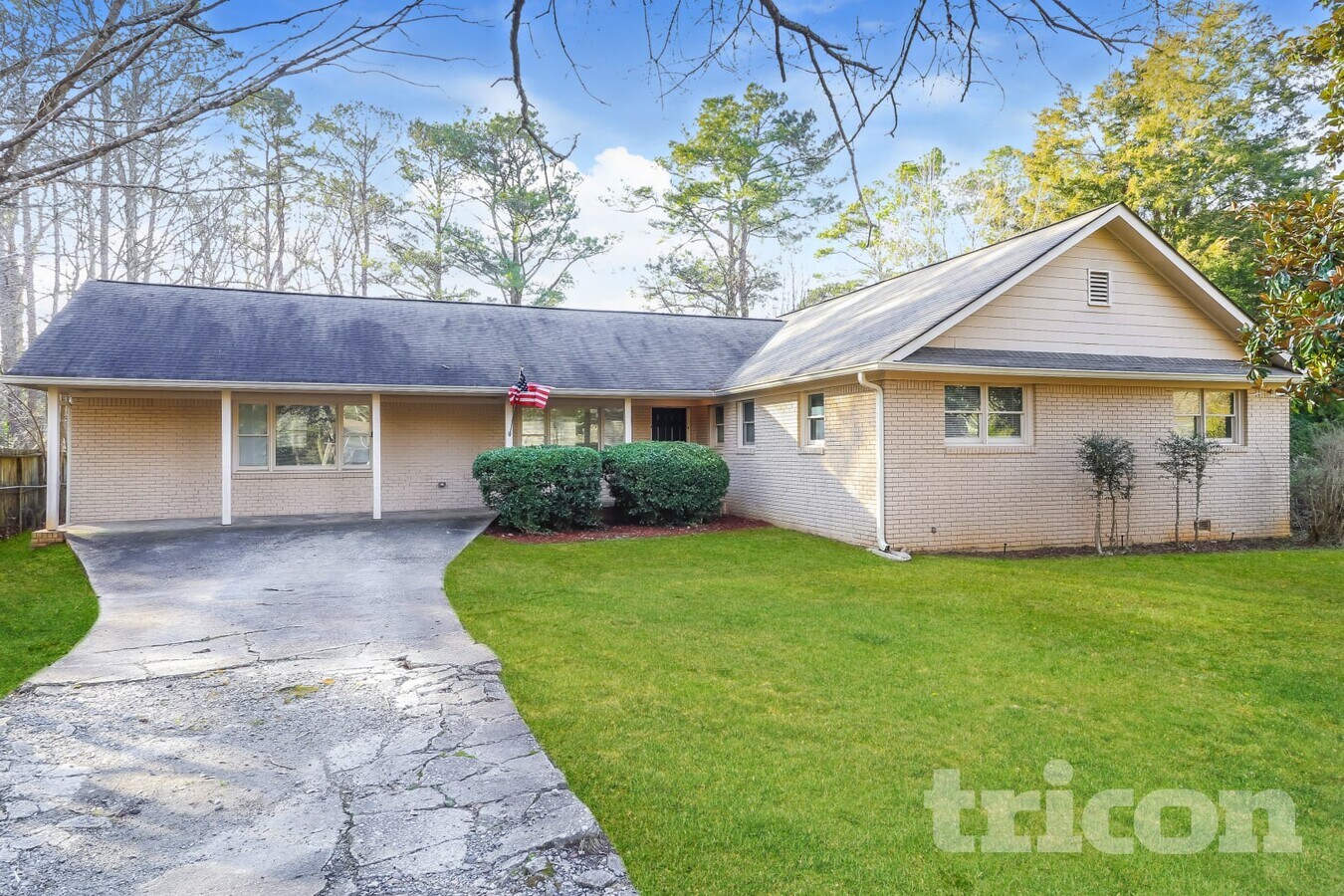 Photo - 5266 Memorial Ln SW