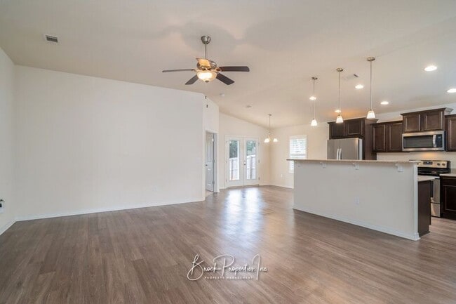 Photo - 5515 Peach Dr