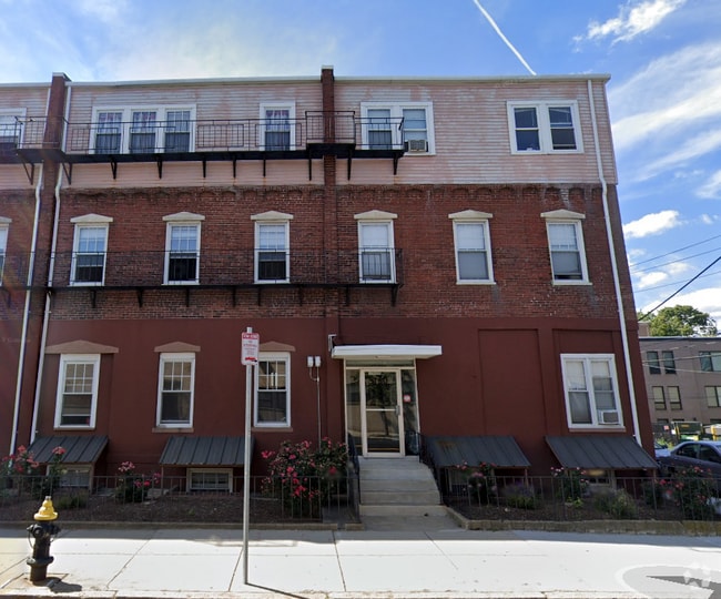 Building Photo - 180 North Beacon St Unit 14 Rental
