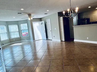 Sala de estar/comedor - 116 Windridge Dr