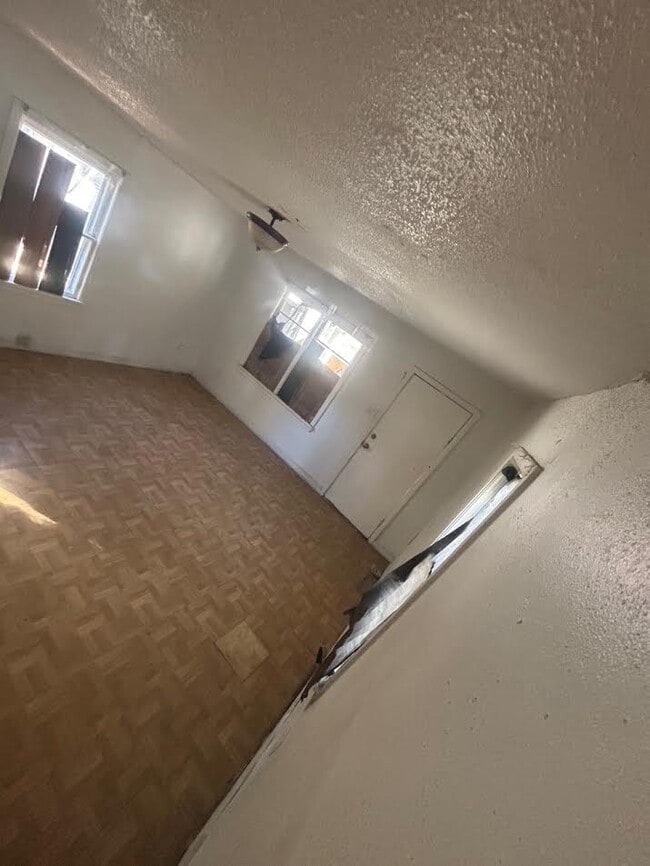 Photo - 5461 Hamilton Ave