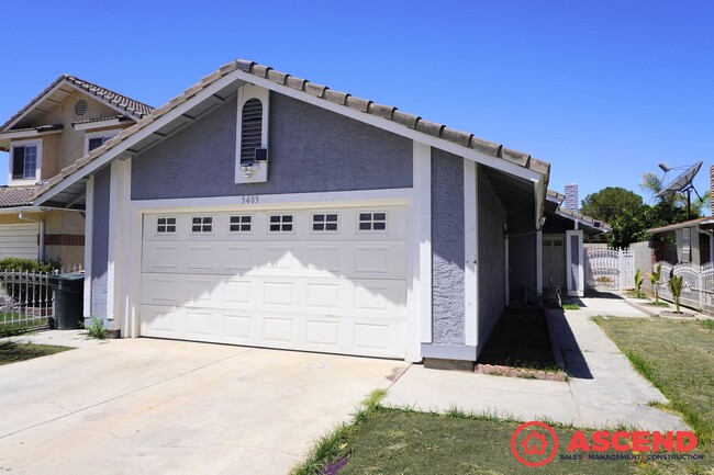 Cozy home located in Southeast Bakersfield - Cozy home located in Southeast Bakersfield