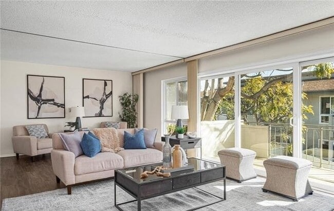 Photo - 1745 Maple Ave Unit 68B