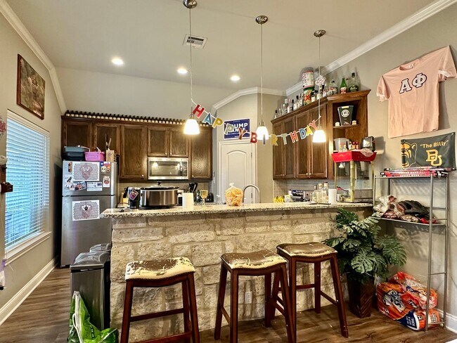 Photo - Spacious 4-Bed, 4.5-Bath Home with Fenced Yard in the Baylor Bubble!