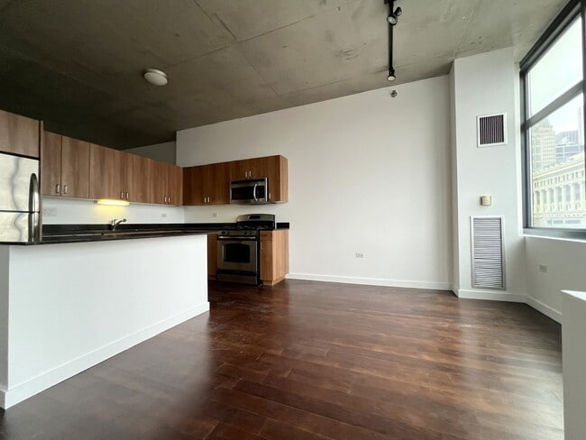 Photo - 235 W Van Buren St Unit 2202