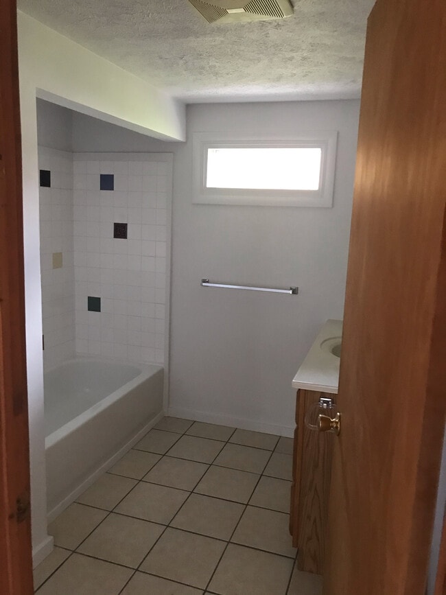 Photo - 223 W Washington St