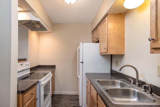 Photo - 335 E St Joseph St Apartment Unit 13