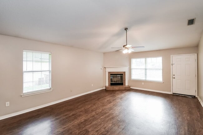 Photo - 2530 Fox Hill Ln