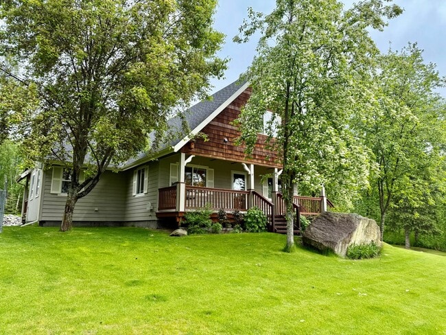 JUST OUTSIDE OF SOLDOTNA! - JUST OUTSIDE OF SOLDOTNA! House