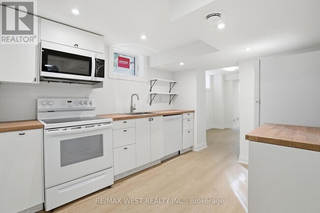 Photo - 85 Allanbrooke Dr