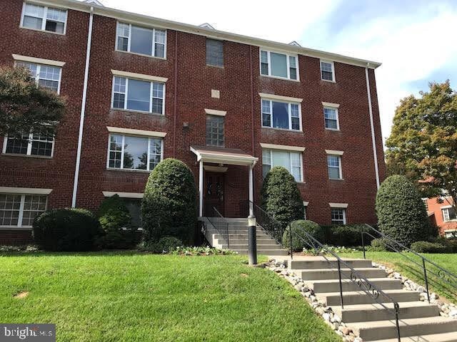 Building Photo - 1222 N Meade St Unit Es203