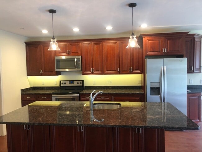 19 Kendall Pond Rd Unit 205