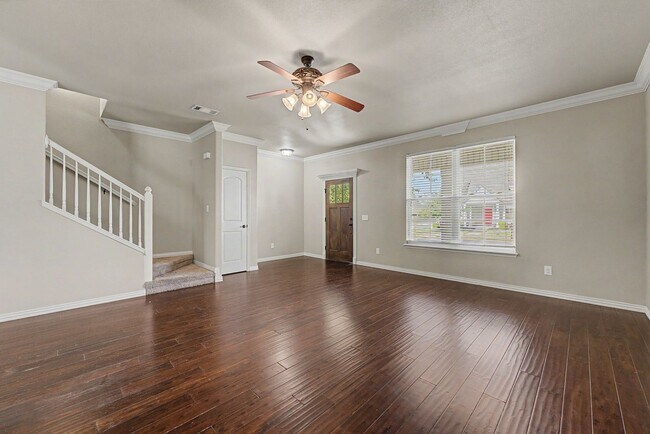 Photo - 592 N Longfellow Ln