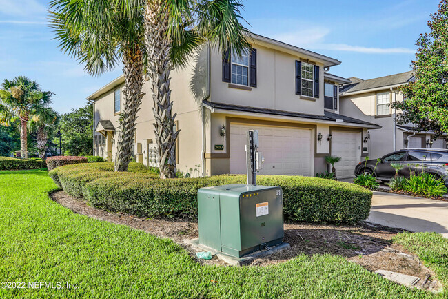 Building Photo - 3915 Buckthorne Dr Rental