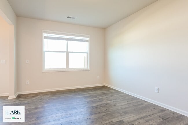 Photo - 26 Apricot Ln