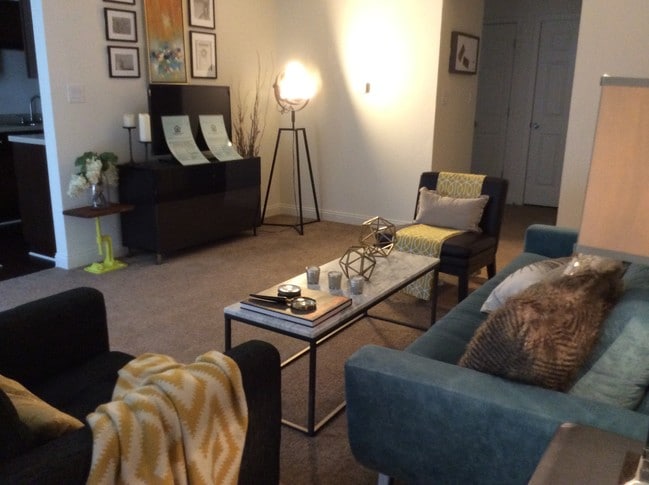 Photo - Hamilton Square Apartments