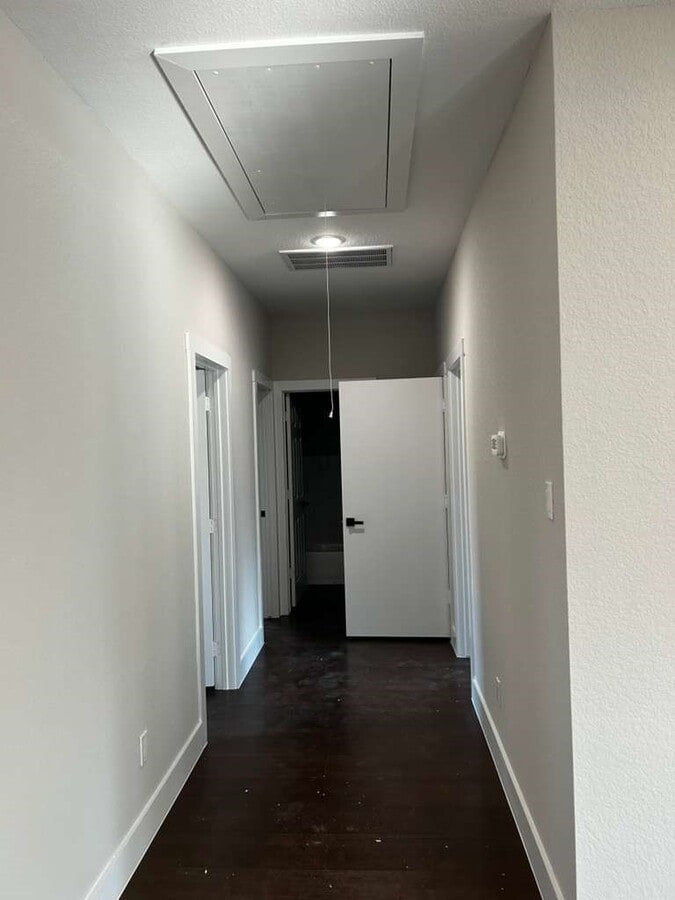 Photo - 704 Avenue I