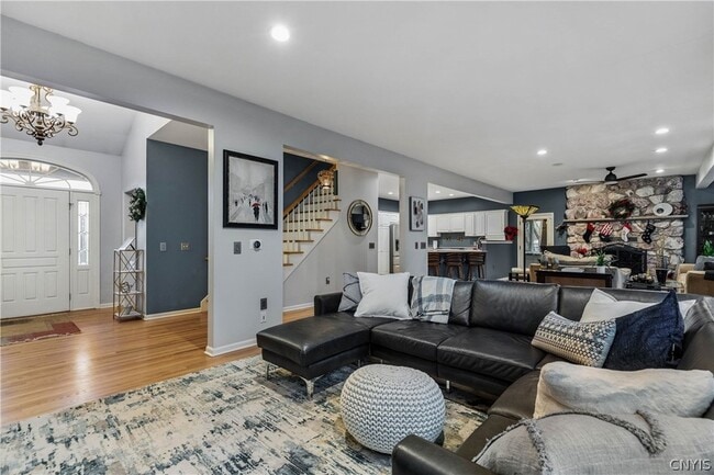 4892 MacGregor Ln