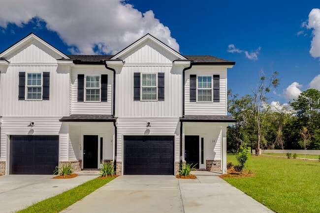 Photo - 30 Belleau Woods Cir Townhome