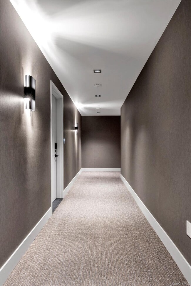 Photo - 108 Middle Neck Rd