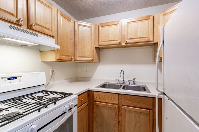 Photo - 2002 Garfield Ave S