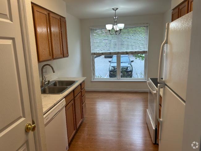 Building Photo - 1924 Green Glen Dr Unit 202 Rental