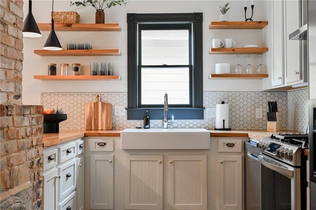 Photo - 189 Berean Ave SE