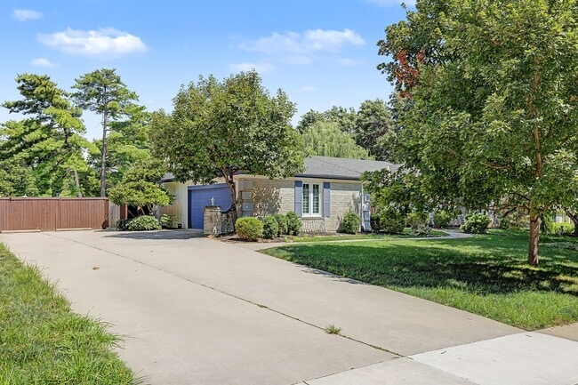 Photo - 8311 Juniper Ln