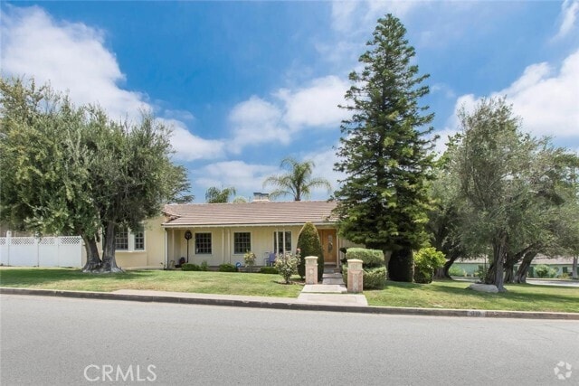 Building Photo - 1233 Imperial Dr Rental