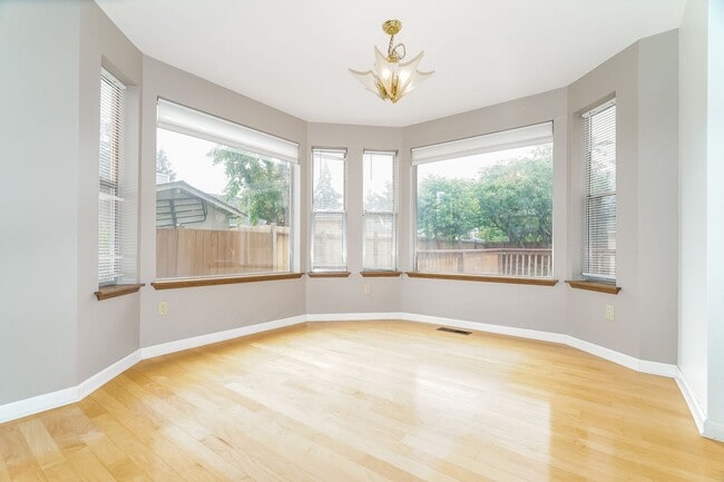 Photo - Federal Way 2-Story