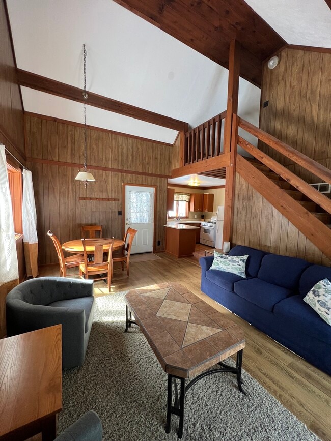 Building Photo - 2451 Harbor Petoskey Rd Rental