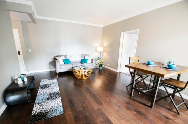 Golden Oaks Apartments
