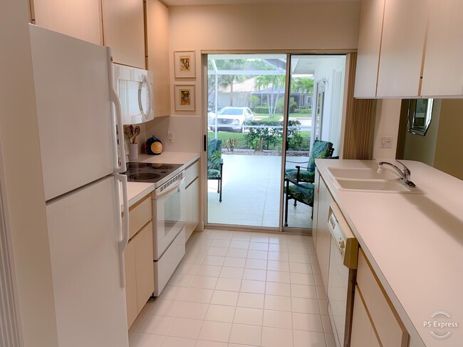 Photo - 7102 Geminata Oak Ct House
