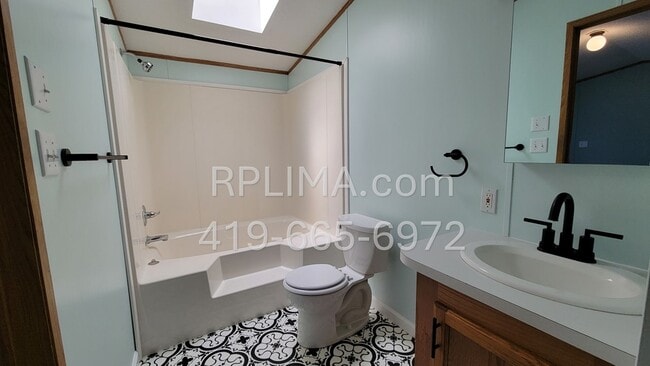 Photo - 302 W Main St