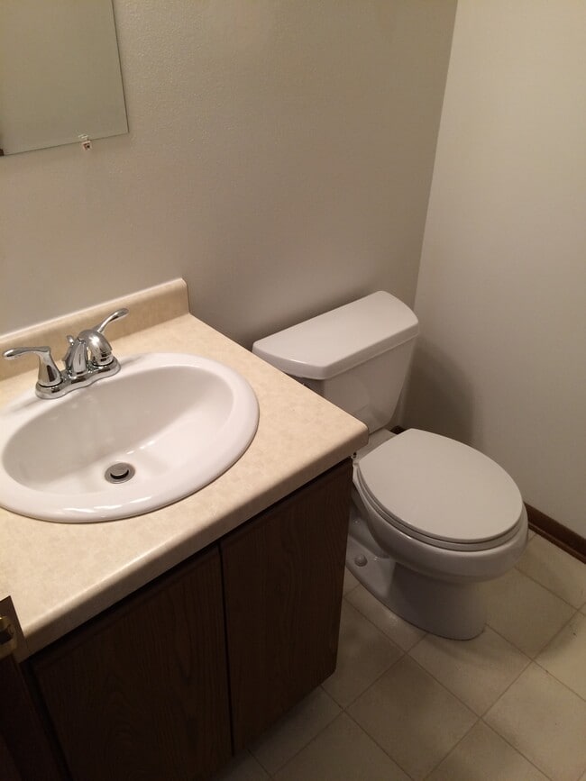 Lower Bathroom - 110 Johnston Dr Unit 114