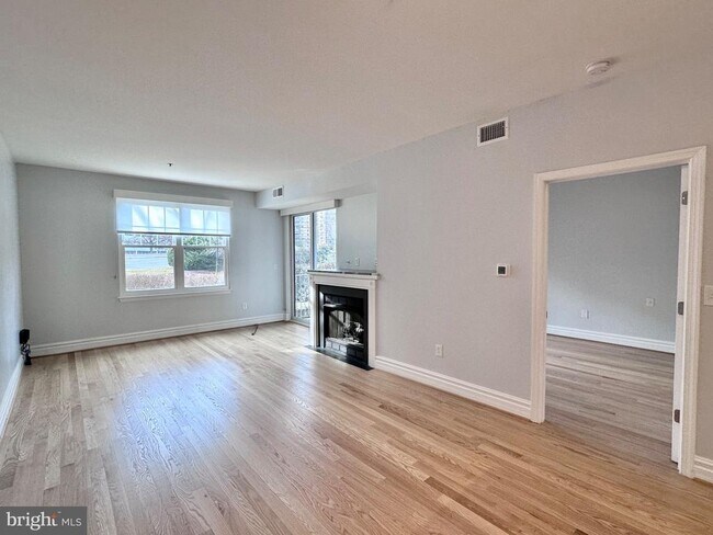 Photo - 1625 International Dr Unidad 114