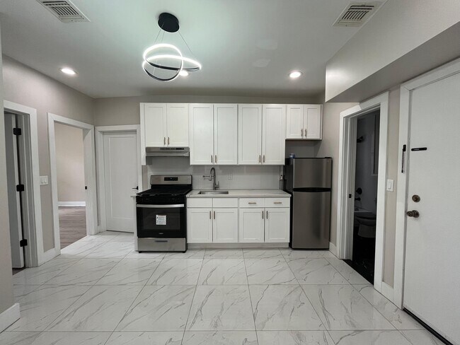 Photo - 483 Kennedy Blvd